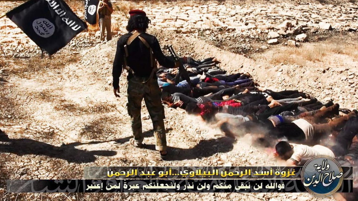 Imagen difundida por el ISIS de supuestas ejecuciones de soldados iraquíes.