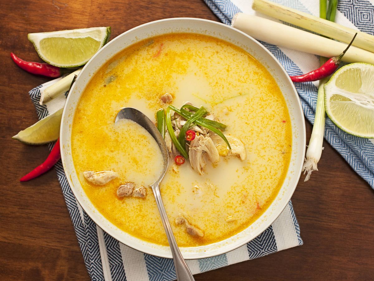 Foto: Sopa thai de pollo. (iStock)