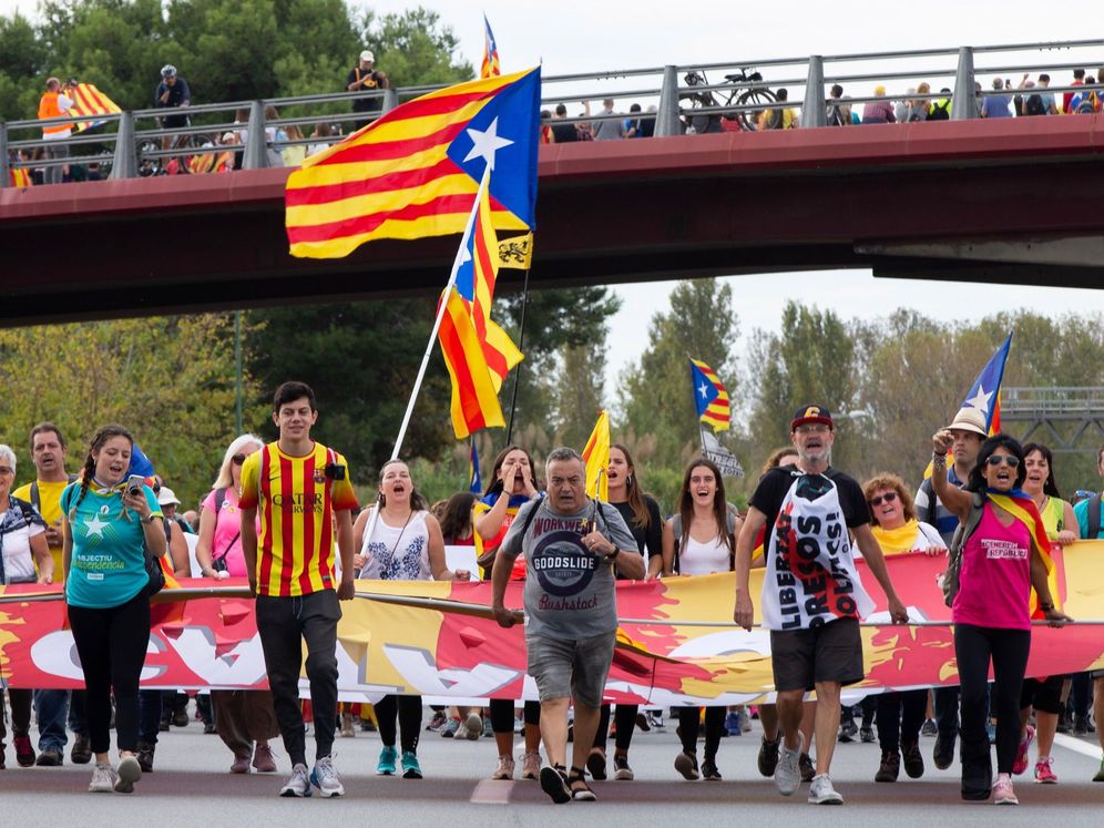 Foto: Manifestantes en Cataluña. (EFE)