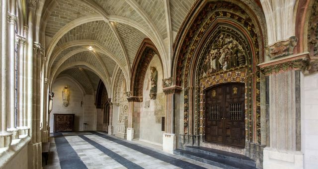 El magnífico claustro de la catedral de Burgos ( EFE)