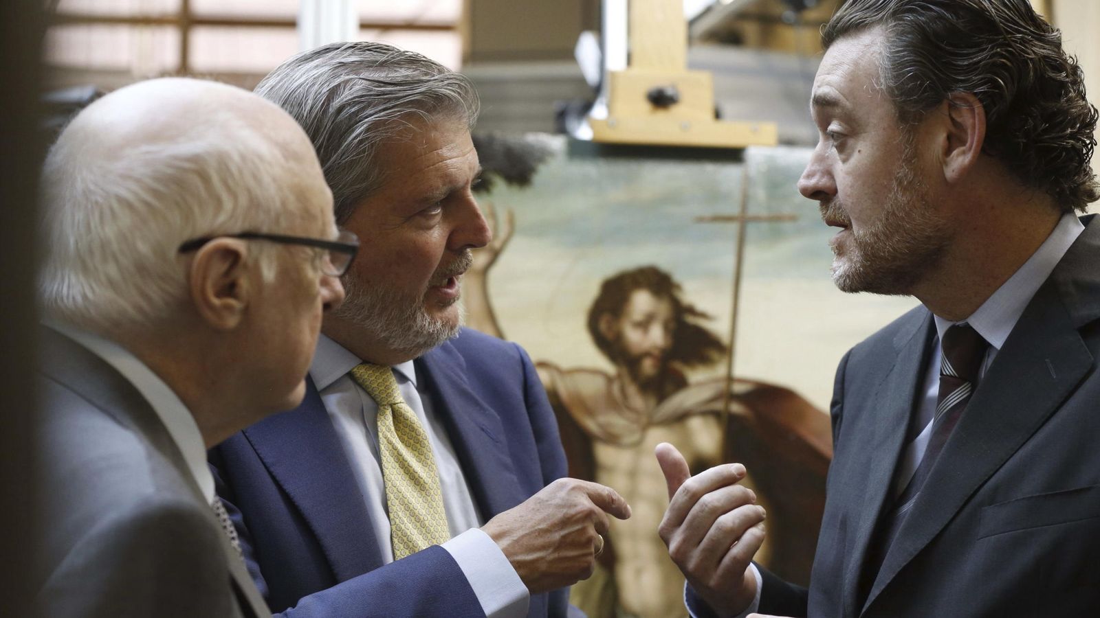 Foto: El ministro de Cultura, Iñigo Méndez de Vigo, junto al director del Museo del Prado, Miguel Zugaza, y José Pedro Pérez-Llorca, presidente del Patronato del museo. (EFE)