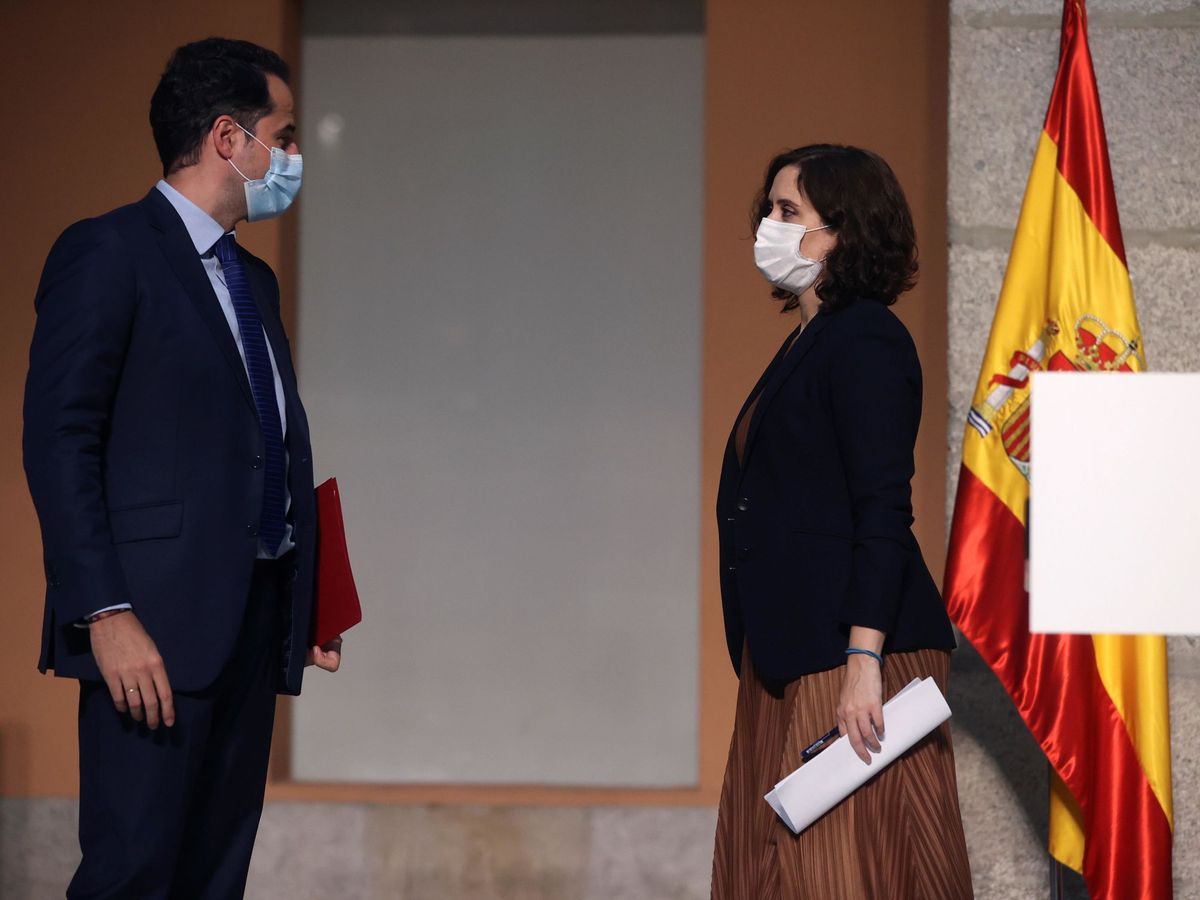 Foto: La presidenta madrileña, Isabel Díaz Ayuso, y el vicepresidente madrileño, Ignacio Aguado. (EFE)