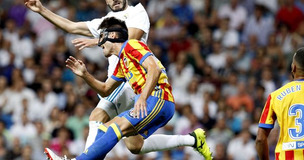 Foto: Imagen del Real Madrid-Valencia de la primera vuelta. (EFE)