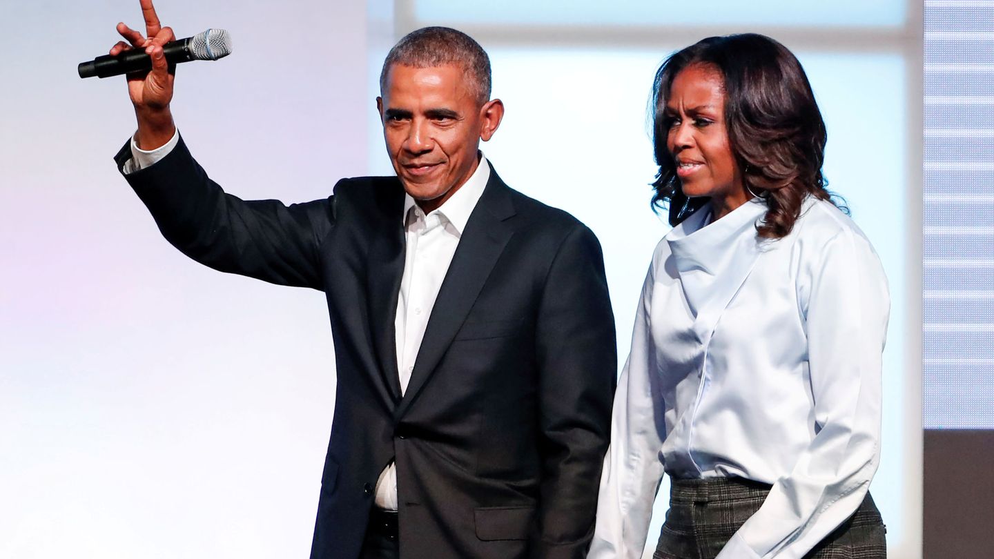 Barack y Michelle Obama, en 2017. (Reuters/Kamil Krzaczynski)