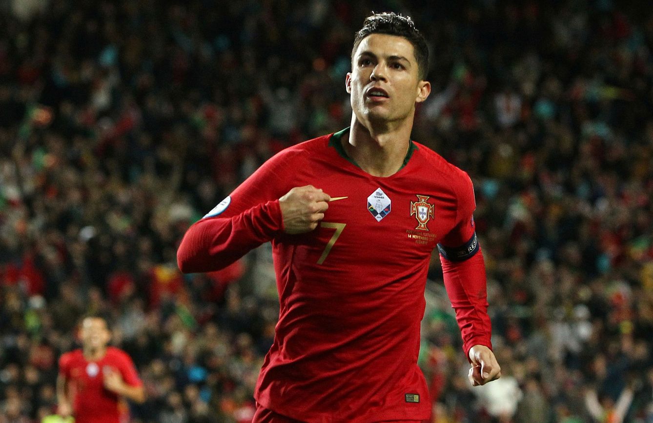 Cristiano Ronaldo está cerca de convertirse en el máximo goleador del fútbol de selecciones. (Reuters)