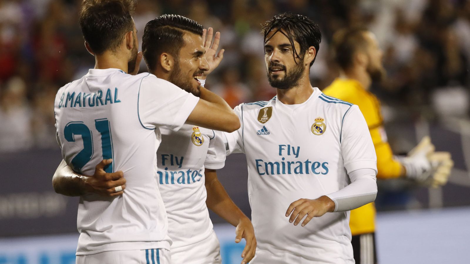 Foto: Los jugadores del Real Madrid celebran el gol de Borja Mayoral. (EFE)