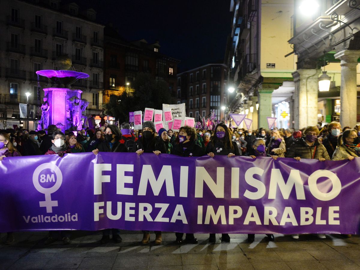 Foto: Vista de una manifestación feminista en Valladolid. (EFE/Nacho Gallego)