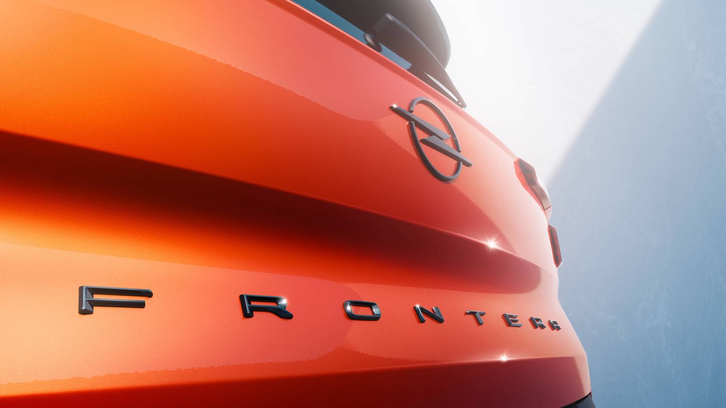 El Frontera será el primer coche de la marca en adoptar el reestilizado logotipo de Opel.