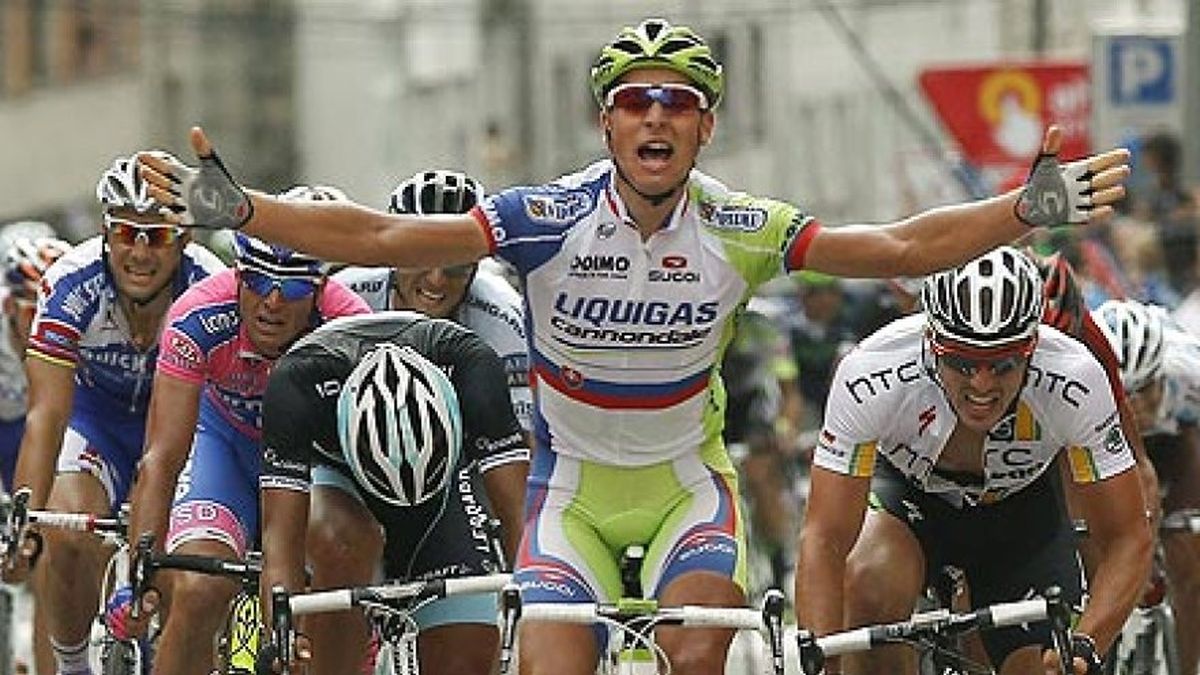 Peter Sagan firma el doblete en Pontevedra y Wiggins sigue al frente de la Vuelta