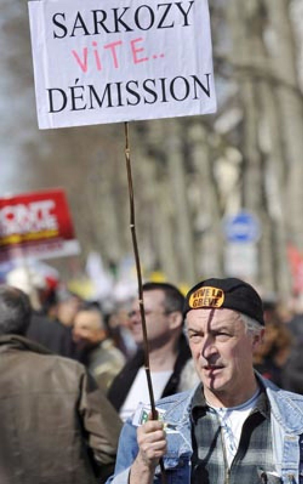 Foto: Nueva protesta y más numerosa contra la política de Sarkozy ante la crisis