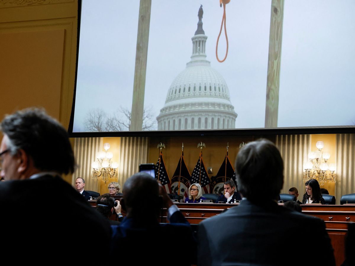 Foto: Imagen del comité que investiga el ataque al Capitolio de EEUU del 6 de enero de 2021. (Reuters/Evelyn Hockstein)