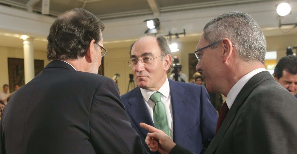 Mariano Rajoy, Ignacio Sánchez Galán (Iberdrola) y Alberto Ruiz-Gallardón. (Efe)