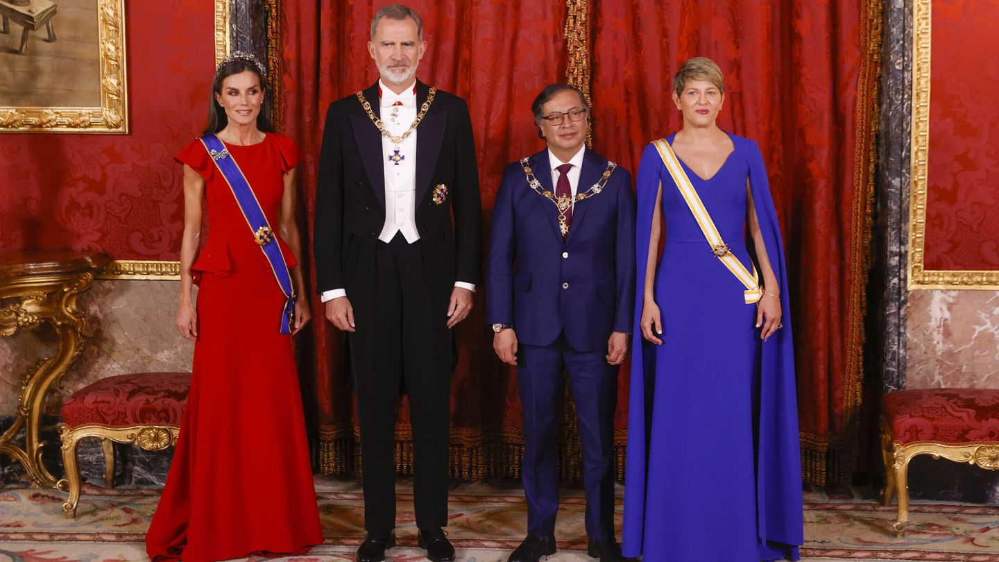 Los Reyes, con el presidente de Colombia y su esposa. (EFE/Juanjo Martín)