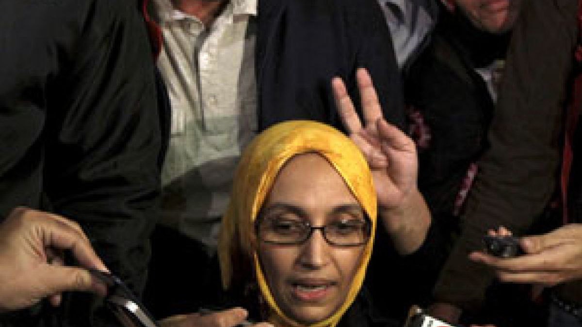 Haidar ya está en El Aaiún: "Mi regreso es una victoria para la causa saharaui"