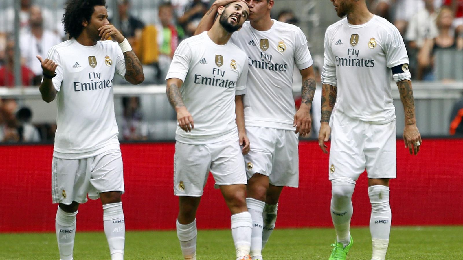 Foto: James Rodríguez, nada más marcar en el Allianz Arena (Reuters)