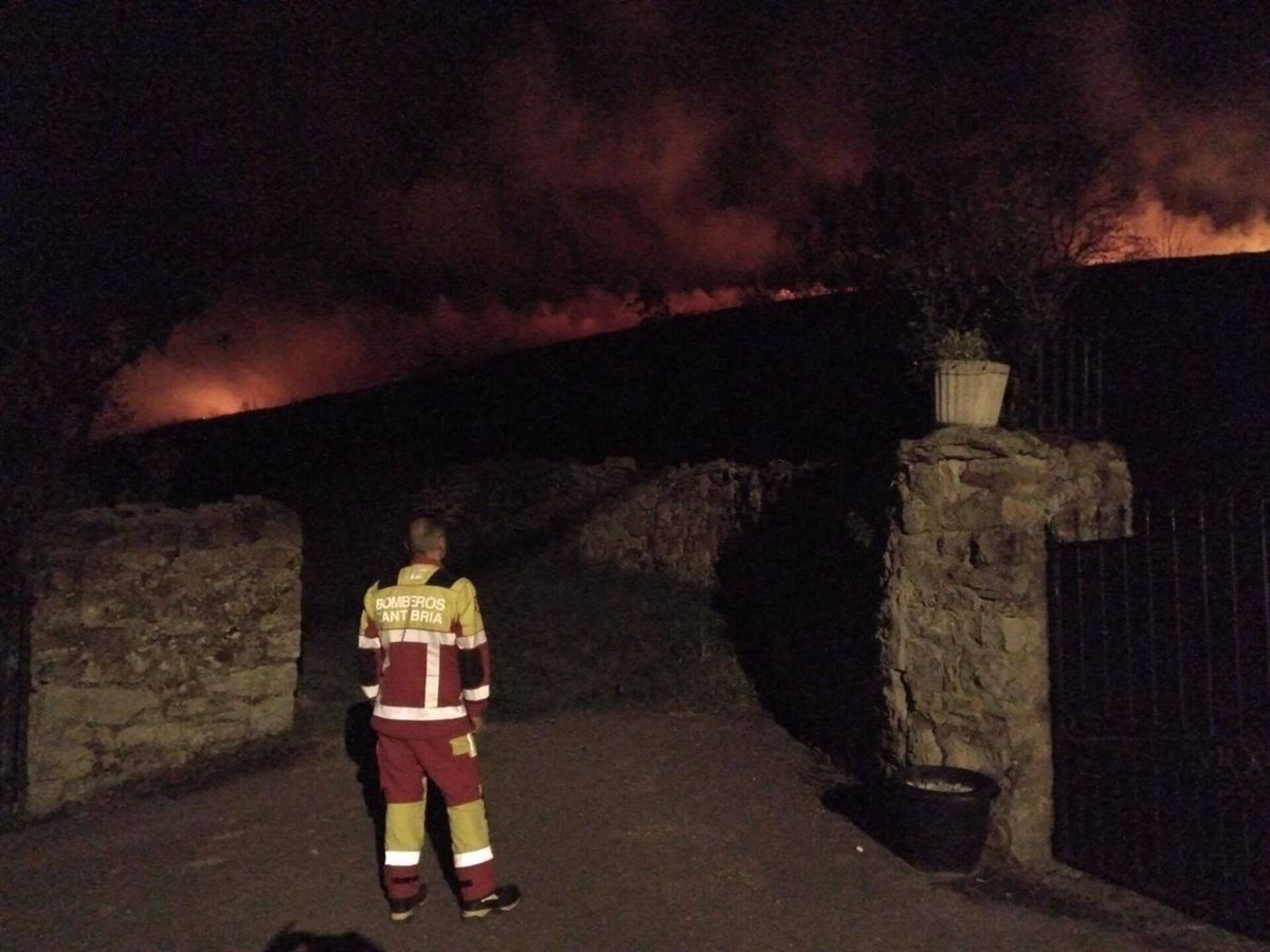 Foto: Incendio en Cantabria. (Europa Press)