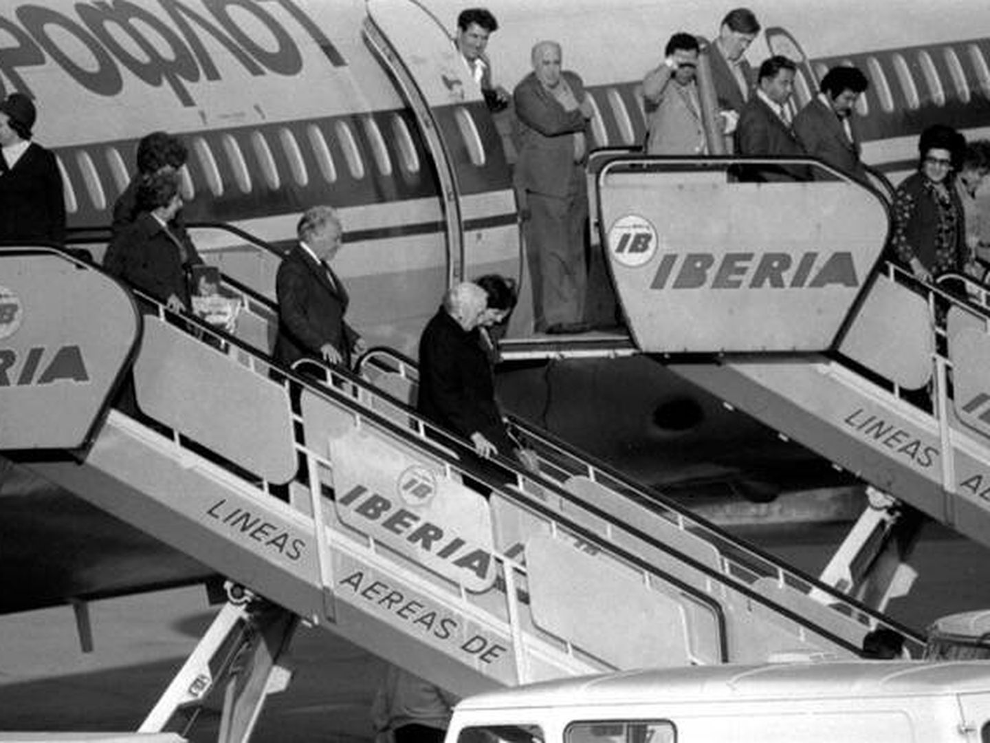 Llegada de Dolores Ibárruri a Madrid en mayo de 1977. (José Luis de Pablos)