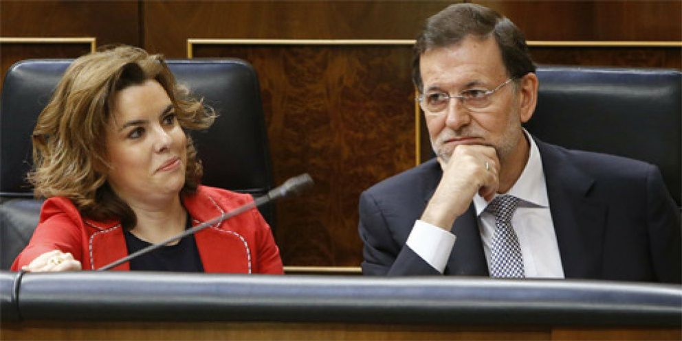 Foto: Rajoy recurre a Sáenz de Santamaría para intentar tomar oxígeno en el exterior