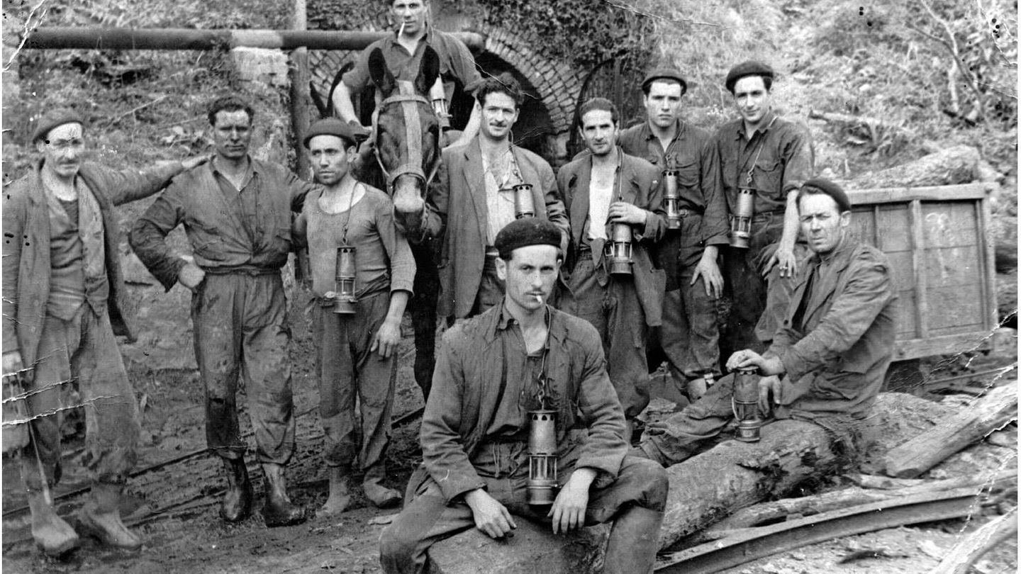 Milicianos socialistas en Asturias en octubre de 1934