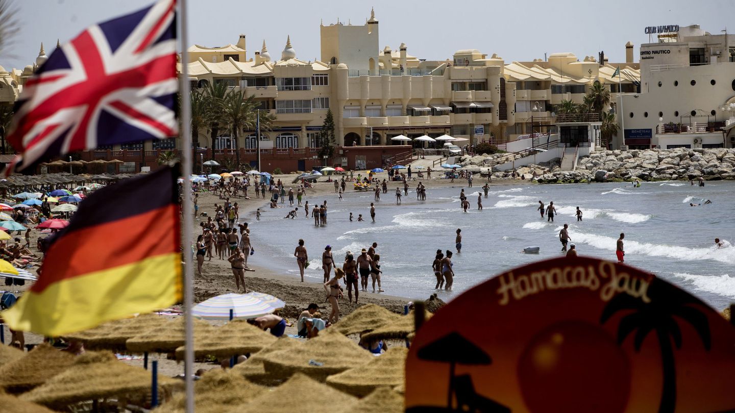 Miles de expatriados británicos y alemanes viven en la Costa del Sol. (EFE)