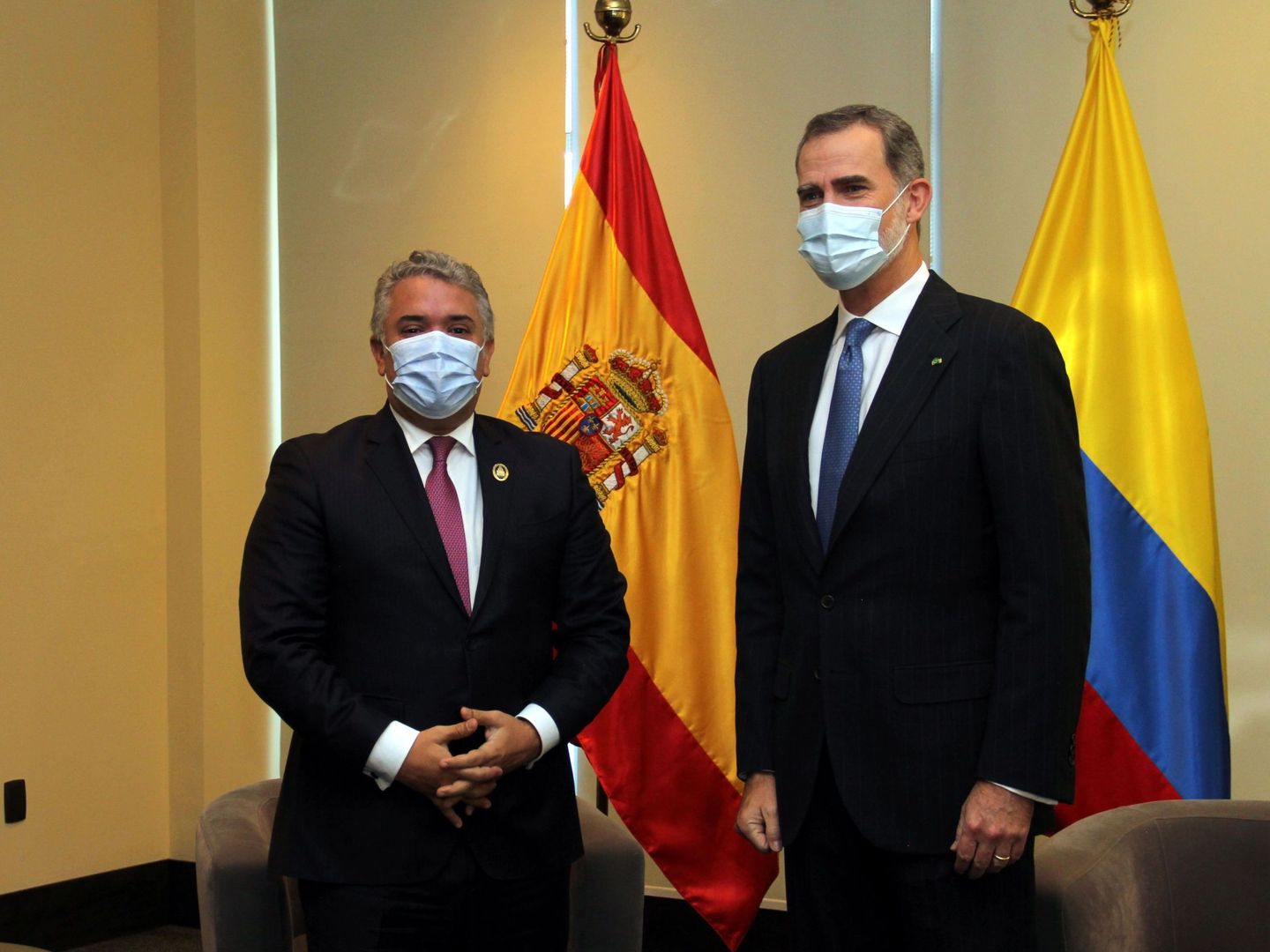 El rey Felipe VI de España posa con el presidente de Colombia, Iván Duque. (EFE)