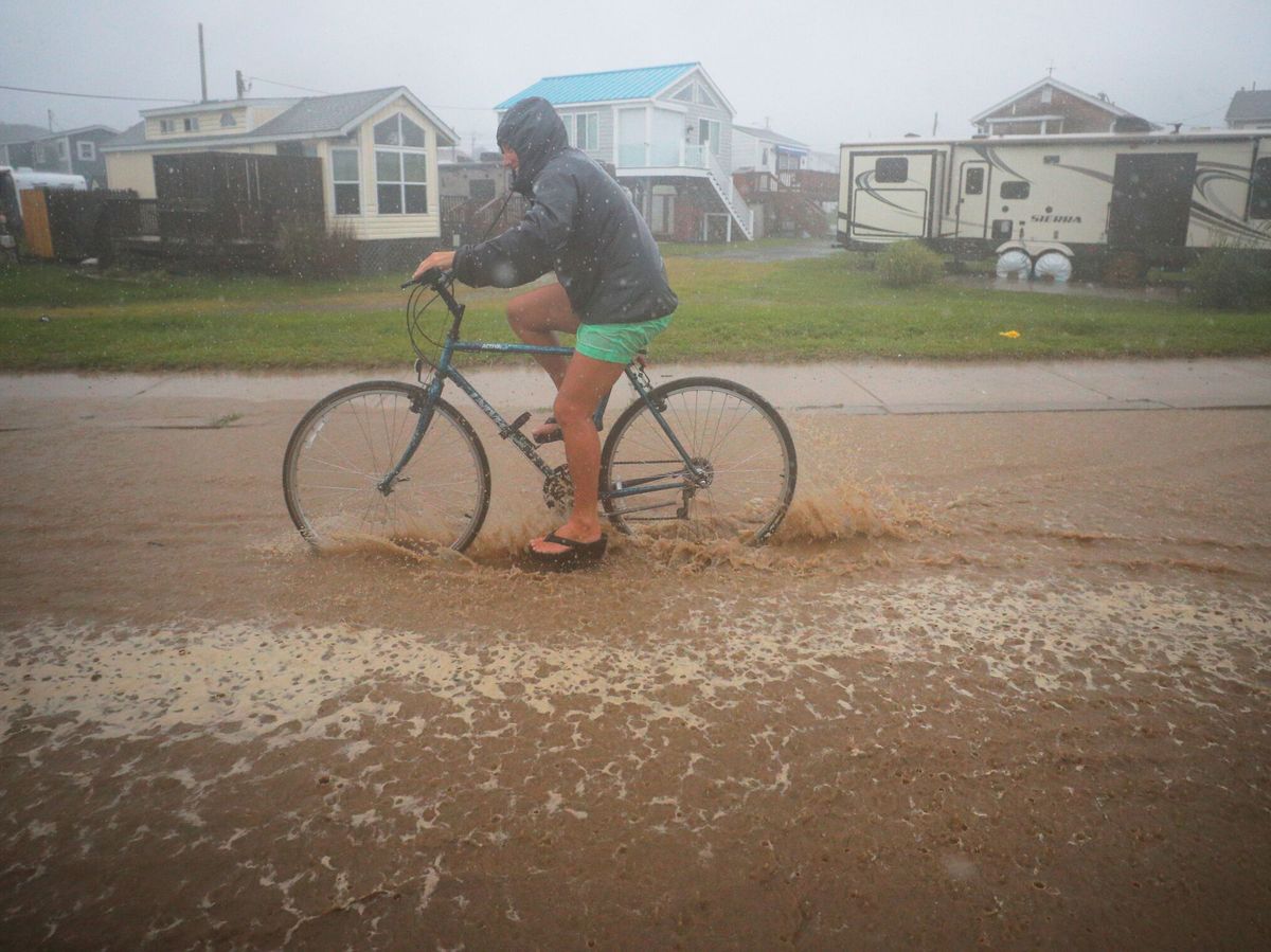 Foto: Efectos de la tormenta tropical Henri en Rhode Island (REUTERS)