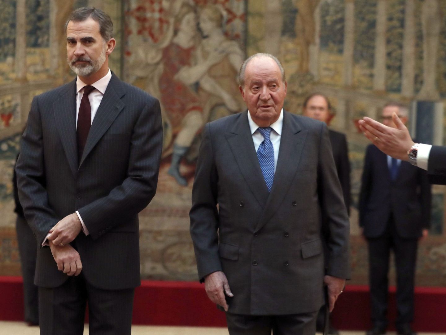 Felipe VI y el rey Juan Carlos. (EFE)