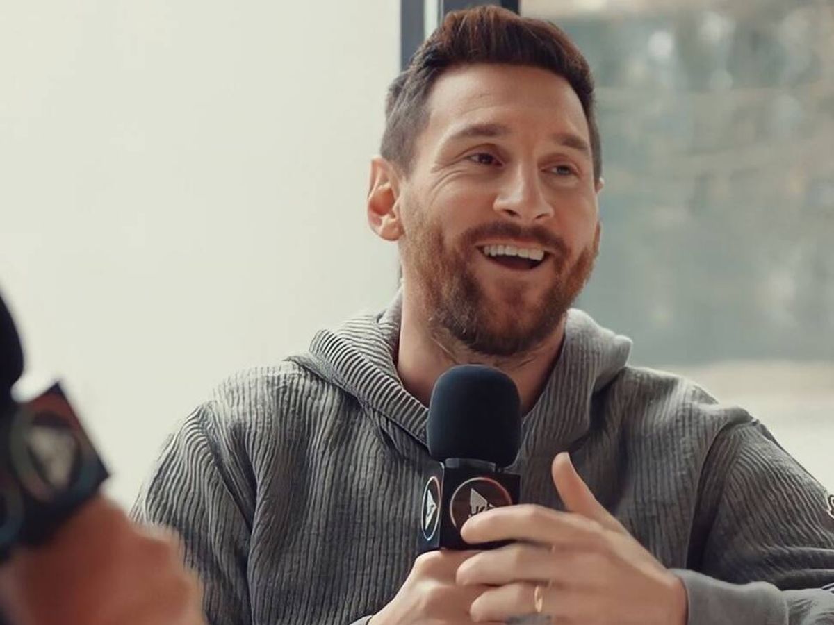 Foto: Leo Messi, en su entrevista con 'Más que perros'. (@UrbanaPlayFM)