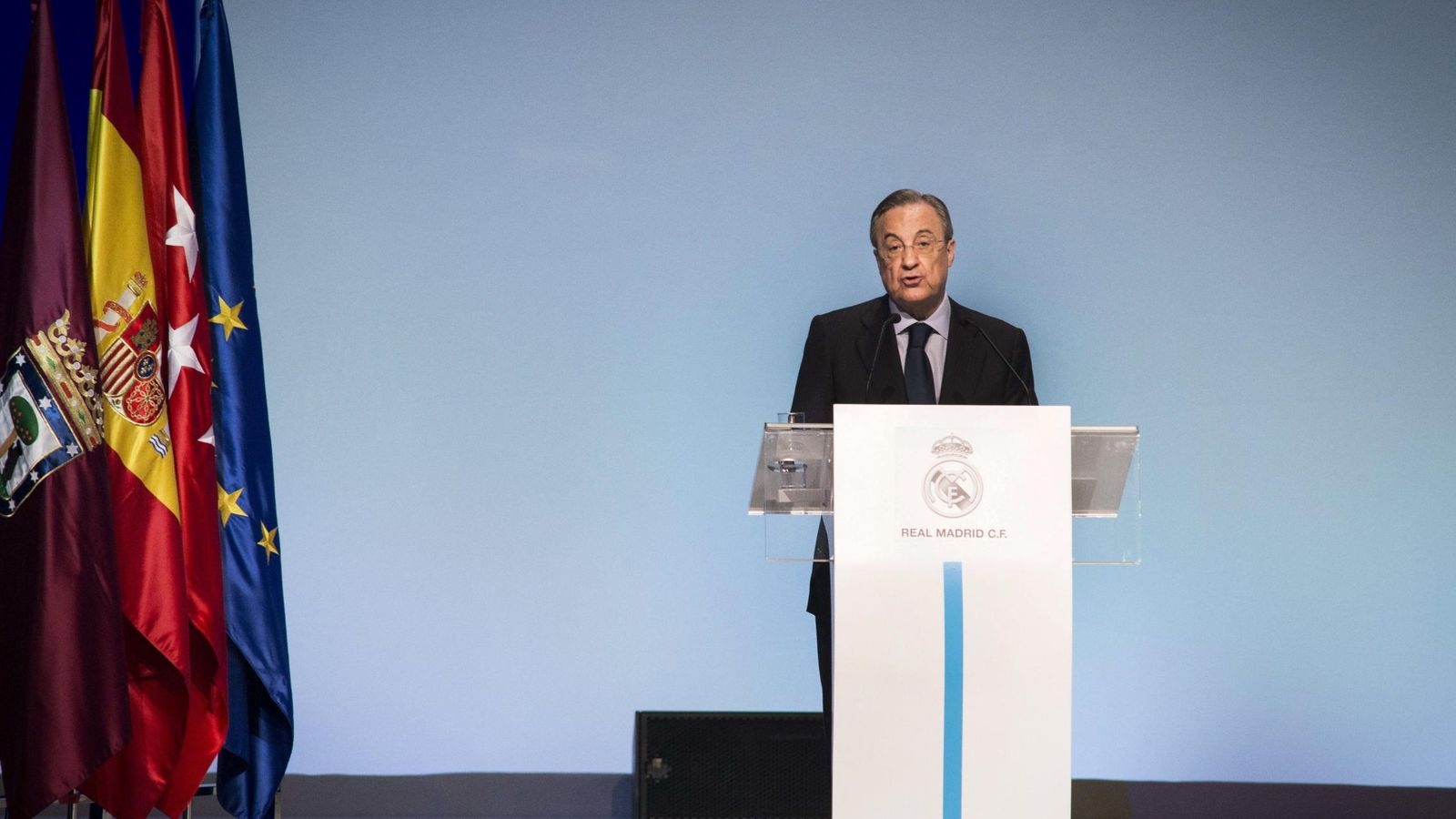 Foto: El máximo mandatario del Real Madrid, Florentino Pérez, durante la Asamblea General de Socios (Efe).