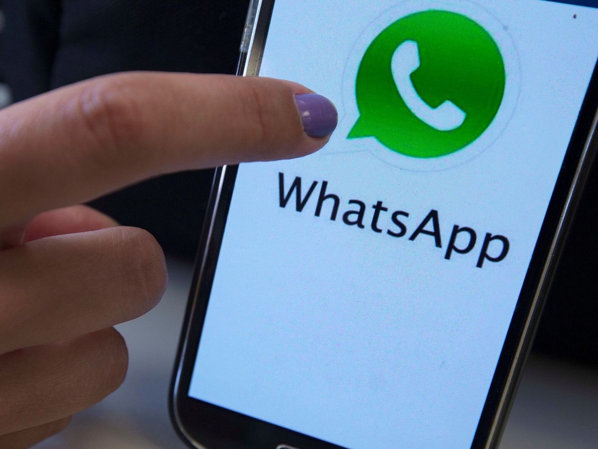 Foto: El truco para evitar que las fotos de WhatsApp se dupliquen en tu iPhone con iOS 17.4 (EFE/Marcelo Sayão)