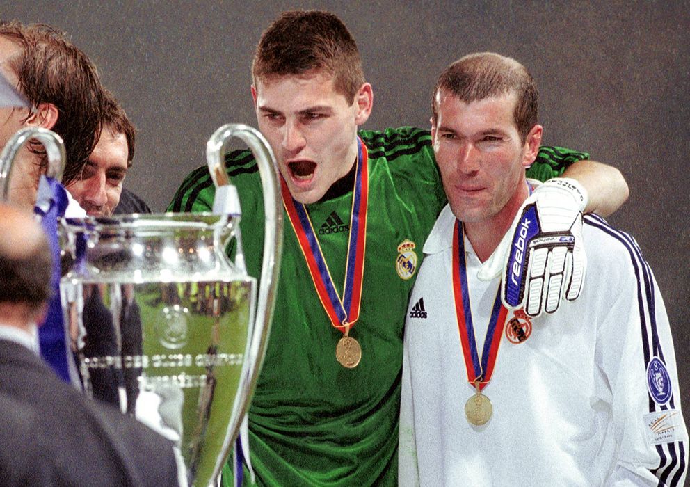 Foto: Casillas y Zidane, tras lograr la novena (Imago).