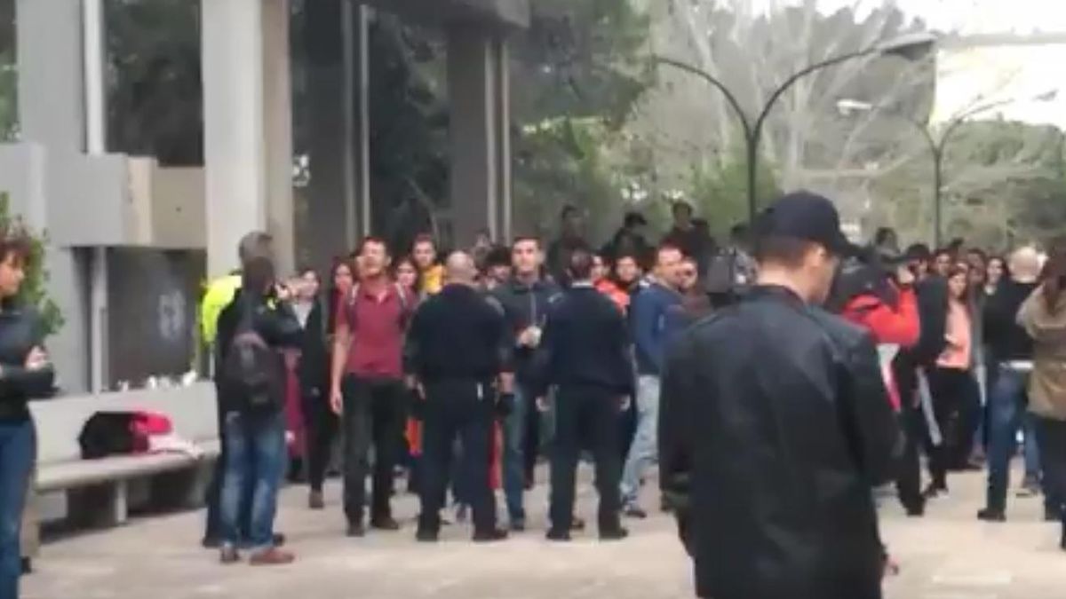 Batalla campal en la Autónoma de Barcelona entre grupos de ultraderecha y antifascistas