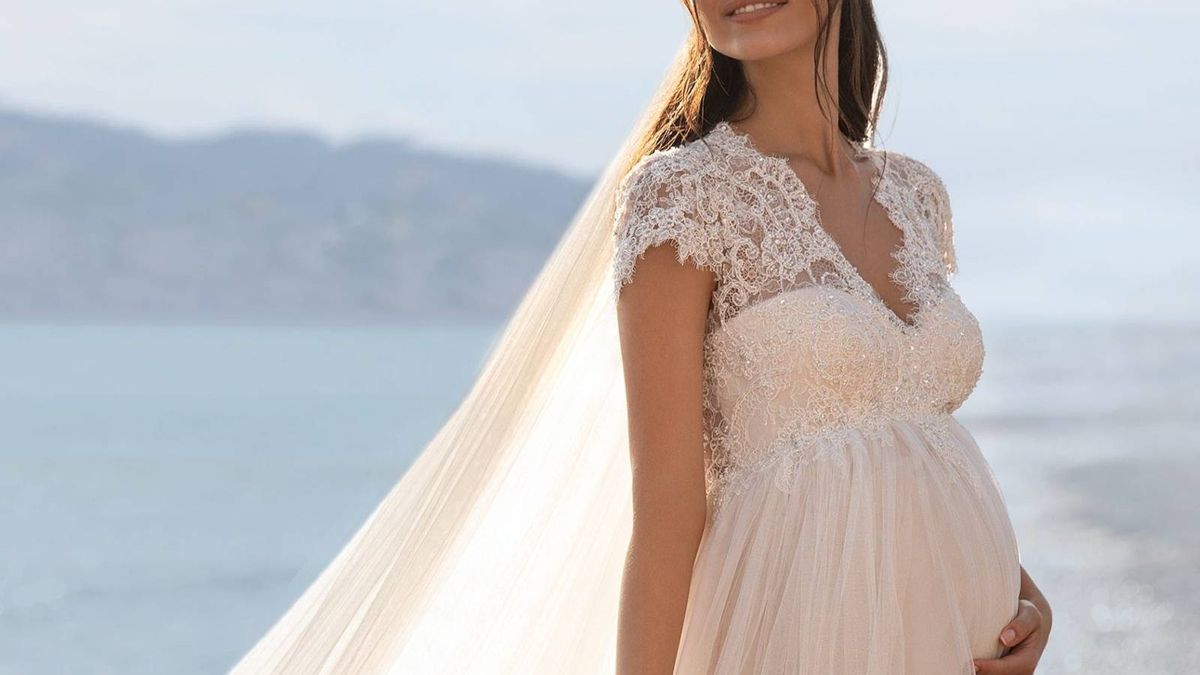 Pronovias lanza una nueva colección de vestidos de boda para novias embarazadas
