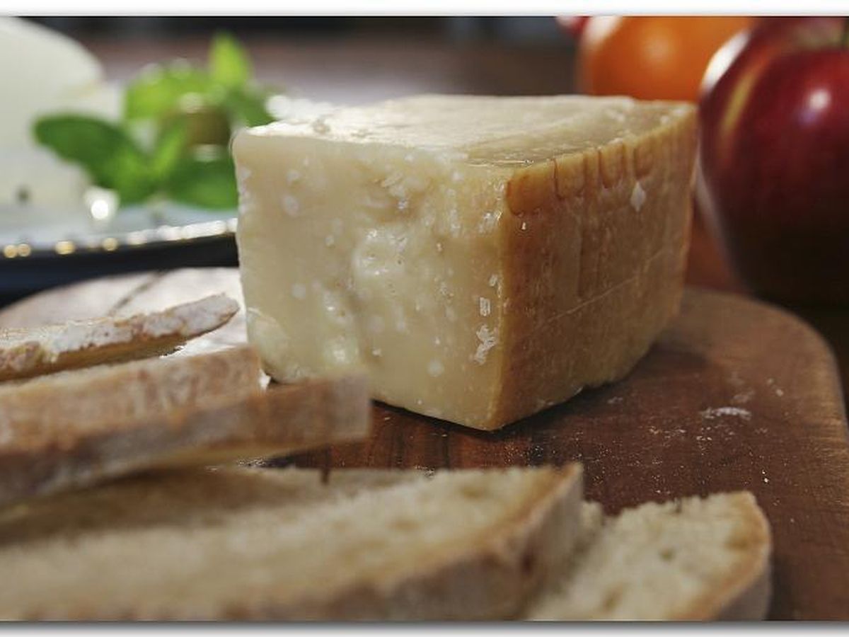 Foto: Esto es lo que llevarán a partir de ahora los quesos parmesano reggiano: "No son dañinos". (PaPIsc)