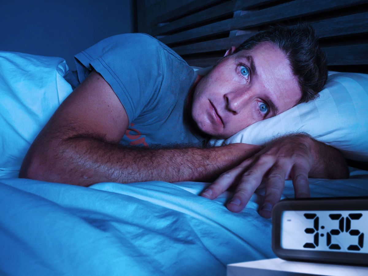 Parálisis del sueño: por qué te despiertas en medio de la y no puedes moverte