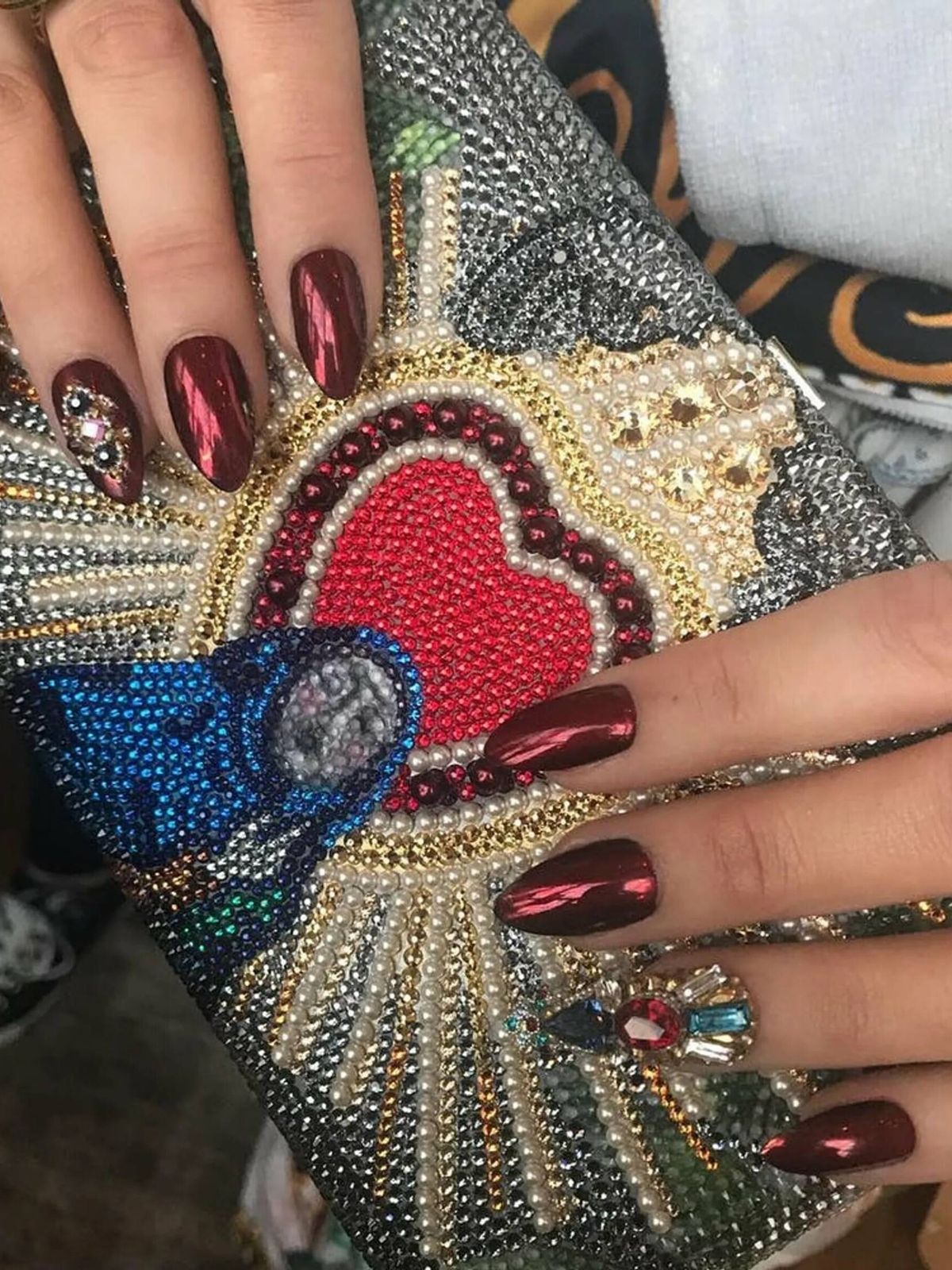 La manicura que Elle Gerstein creó para el look de Blake Lively en la Met Gala de 2018. (Instagram/@enamelle)