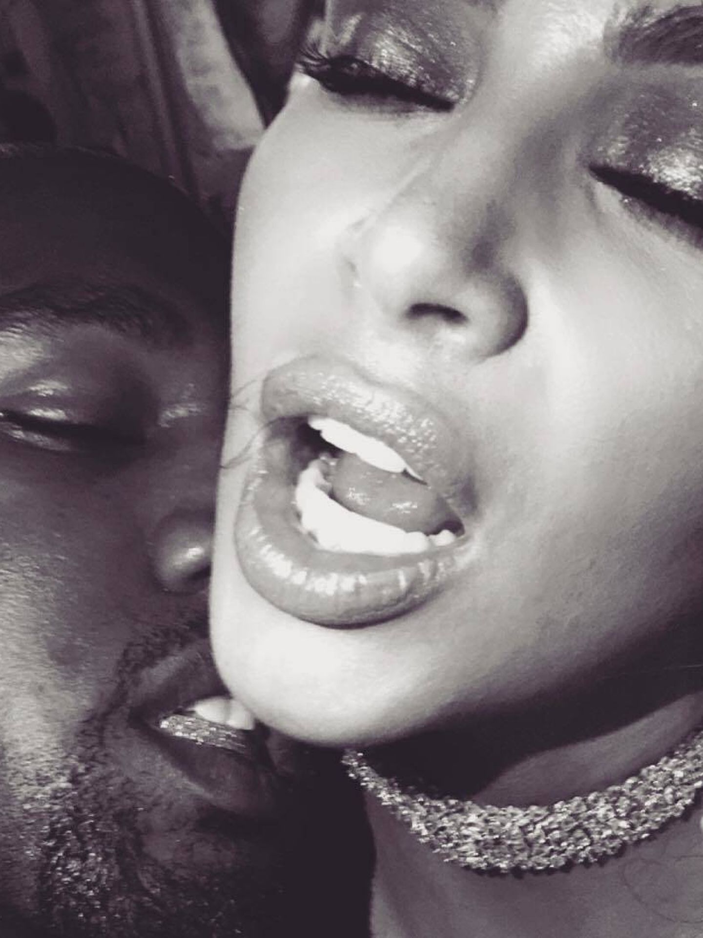 Kim Kardashian y Kanye West protagonizaron estas escenas subidas de tono. (Gtres)