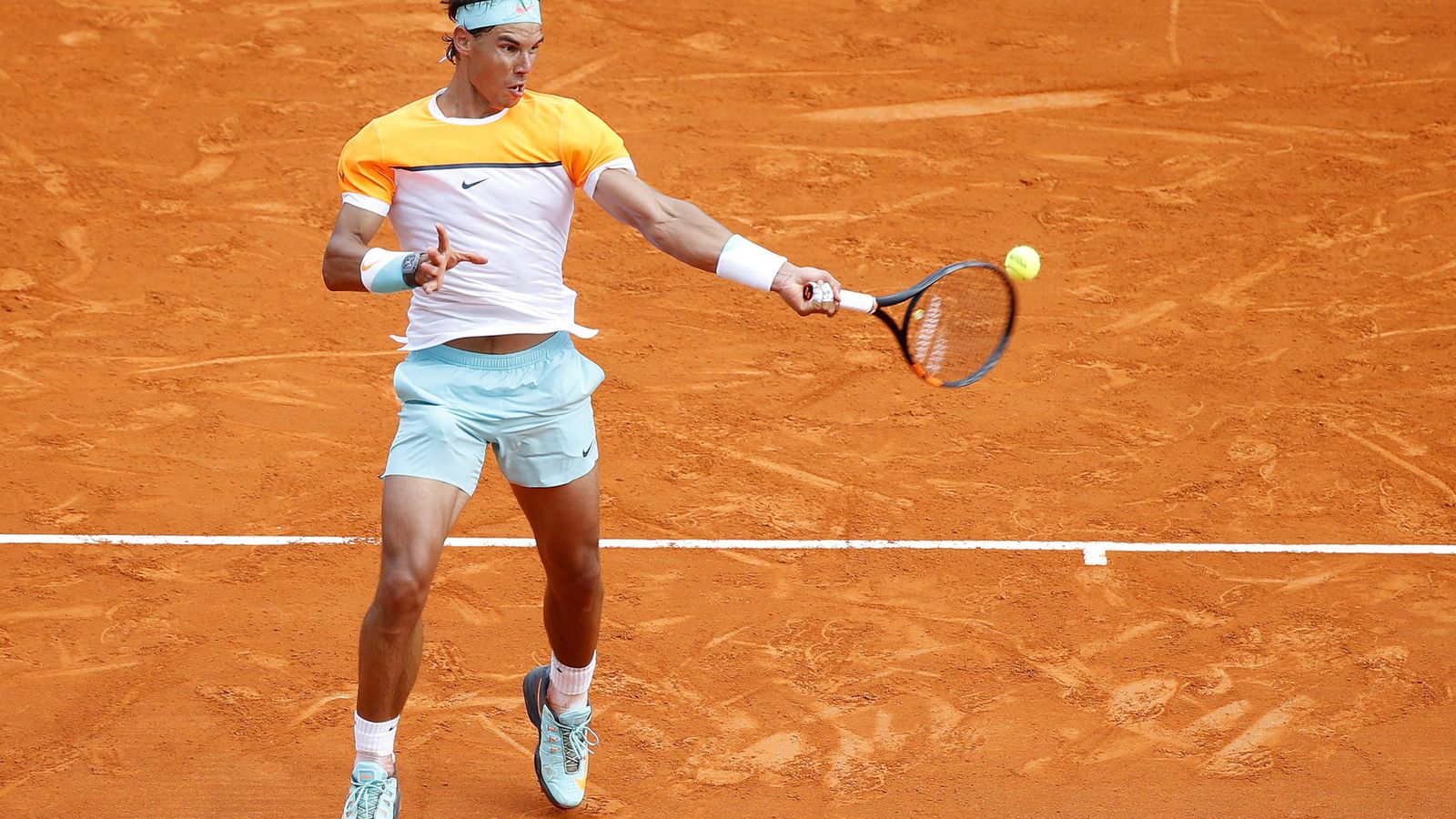 Foto: Rafa Nadal, en un momento del partido ante Novak Djokovic en Montecarlo.