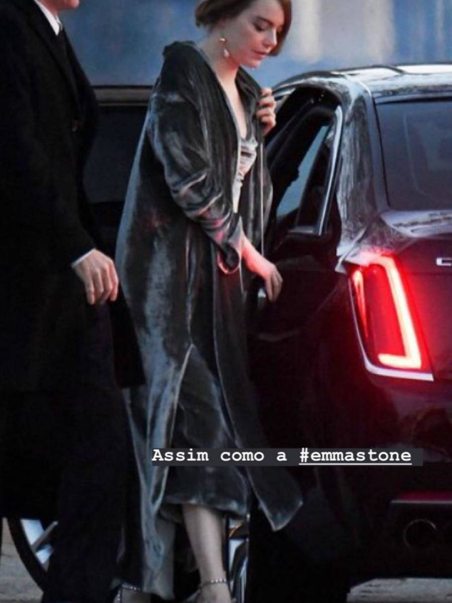 El look de invitada de la actriz Emma Stone (Instagram)