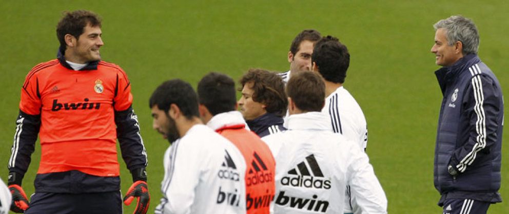 Foto: Último intento de Florentino Pérez para salvar la convivencia entre Mourinho y el vestuario
