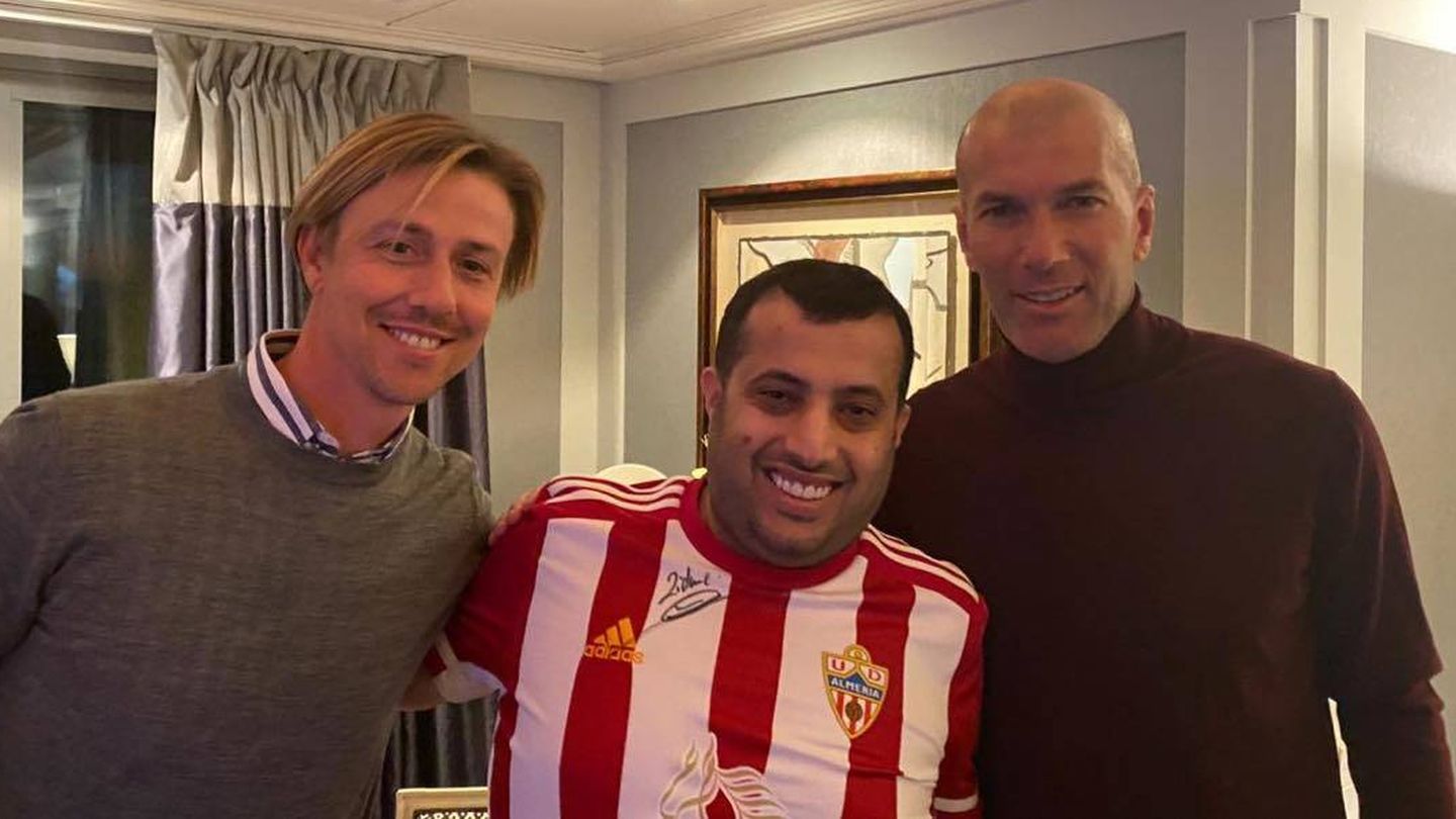 Guti (i), Turki al-Sheikh (c) y Zidane. (Foto: Instagram.com/turkialalshik)