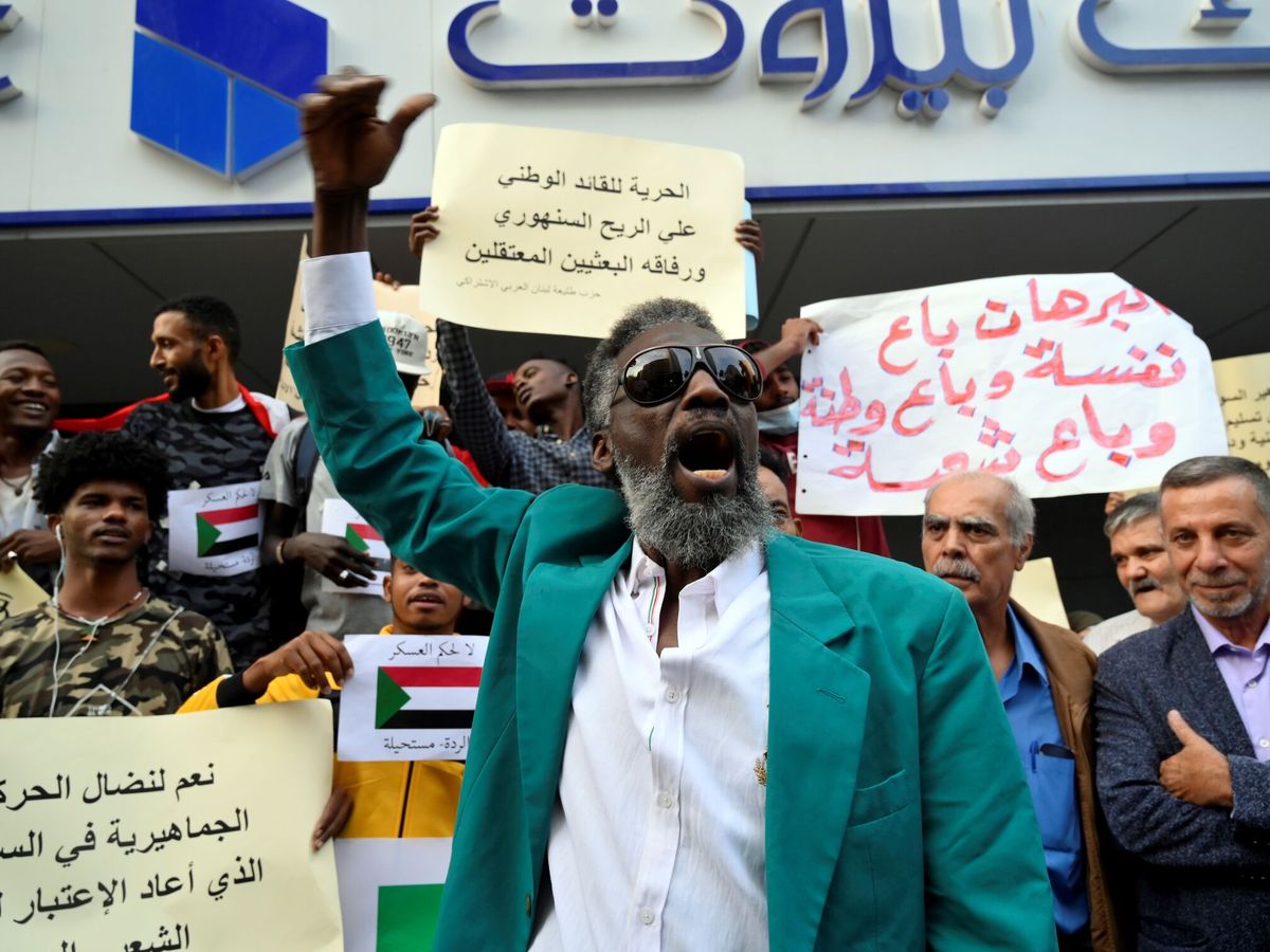 Foto: Protestas de sudaneses viviendo en el Líbano. (EFE)