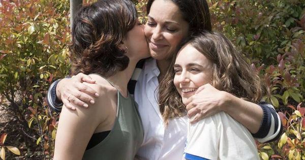 Foto: Las tres protagonistas femeninas de 'Estoy vivo'. (TVE)