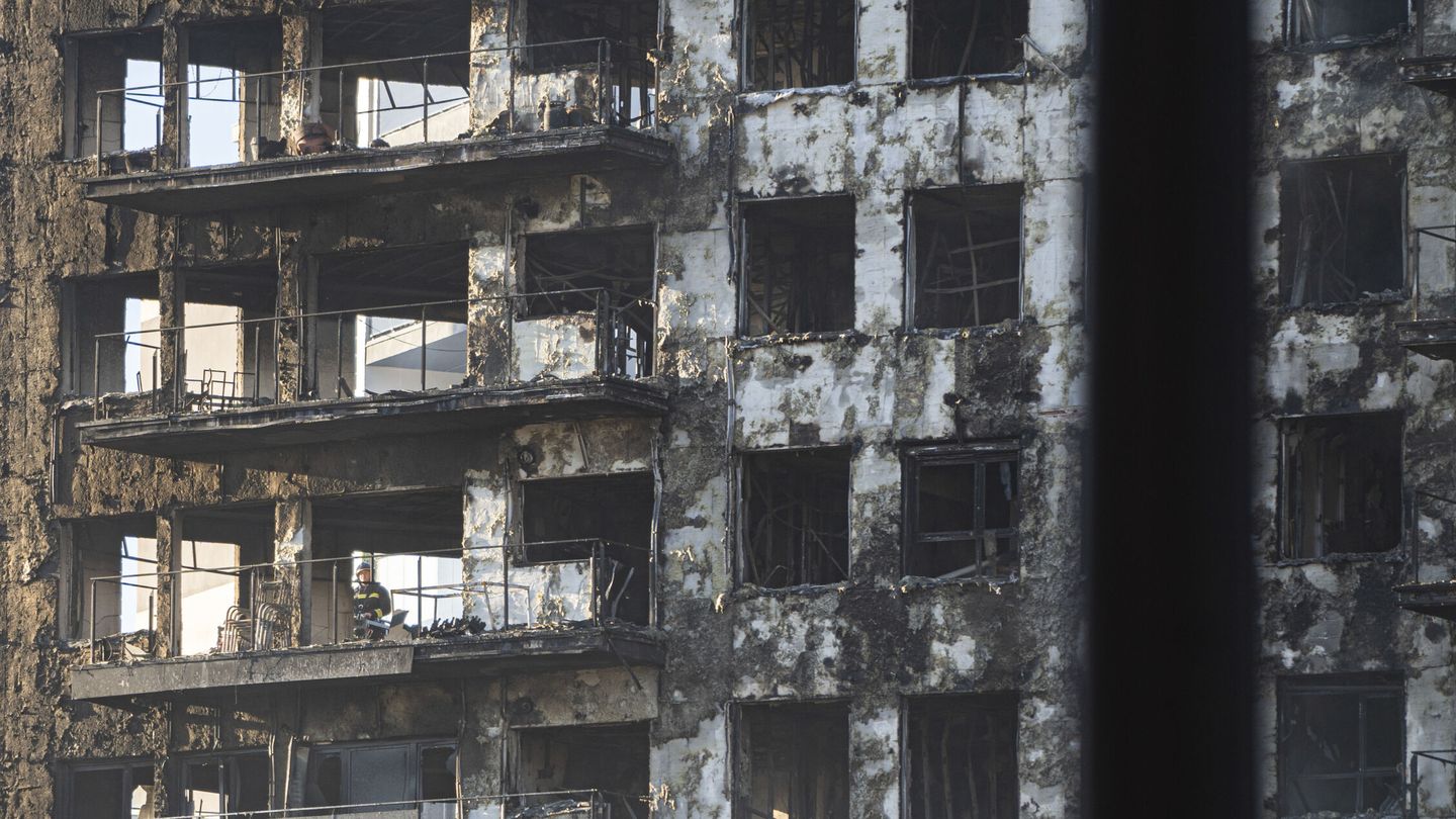 El edificio, tras el incendio. (Europa Press)