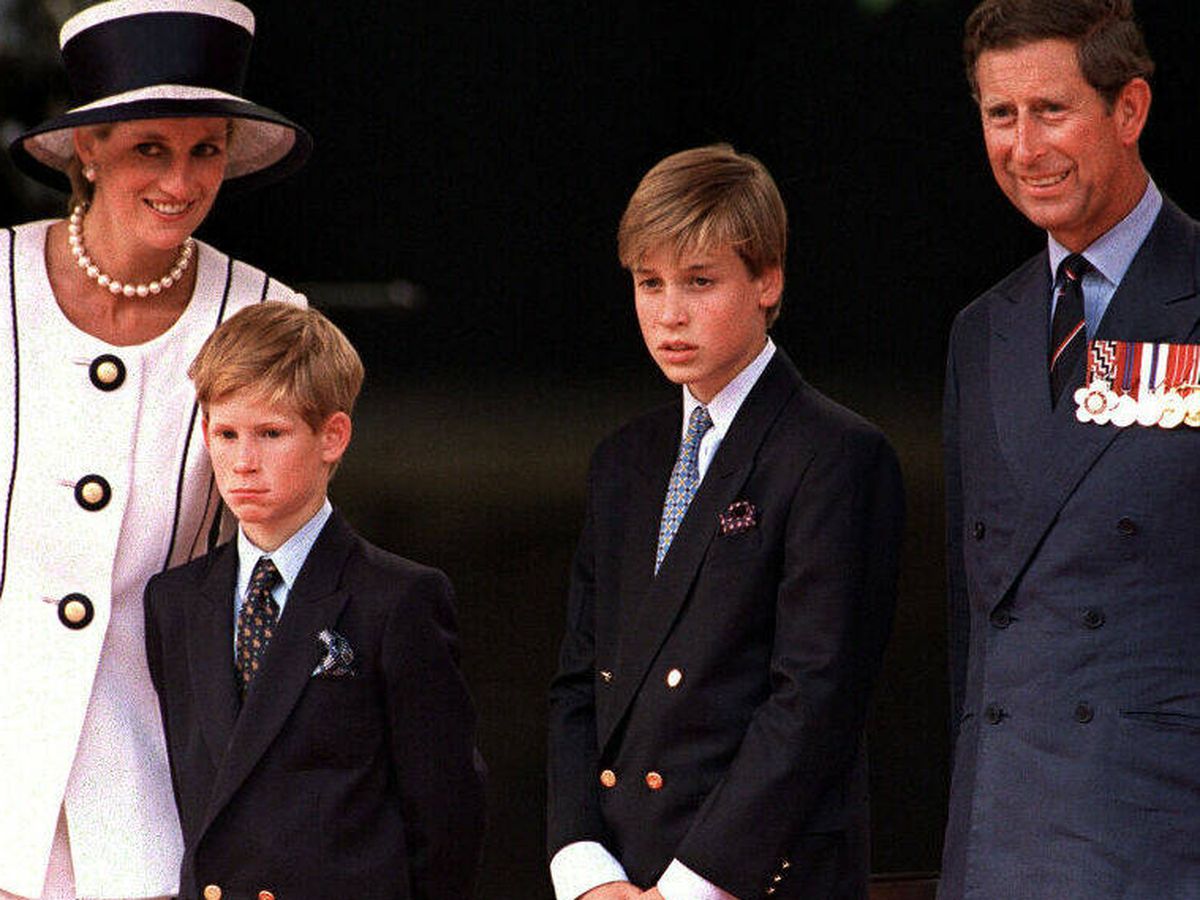 Foto: Los príncipes de Gales, con sus hijos. (Getty)