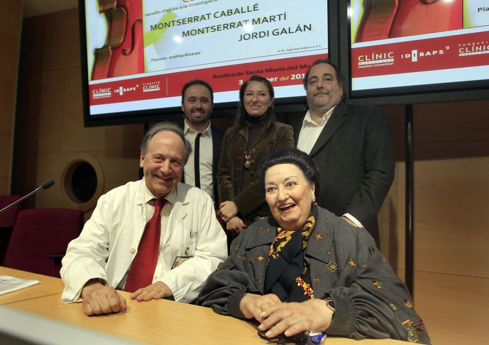 Foto: Las cantantes Montserrat Caballé (d), su hija Montserrat Martí (c, atrás) y Jordi Galán (i, atrás). (EFE)