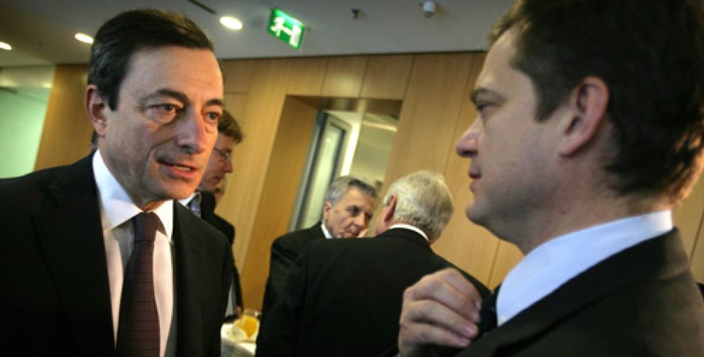 Foto: Bini Smaghi (BCE): "Una reestructuración de la deuda o el abandono del euro serían como una sentencia de muerte"
