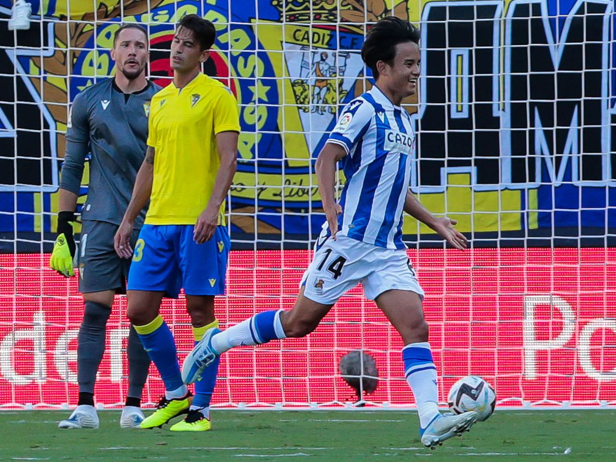 Foto: Take Kubo, tras marcar su gol al Cádiz. (EFE/Román Ríos) 