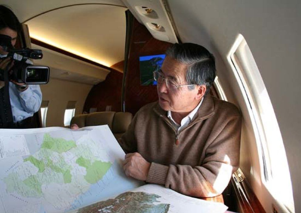 Foto: Detenido el ex presidente Fujimori tras su llegada a Chile