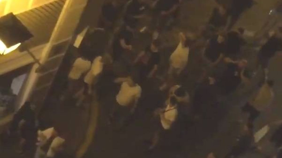 Un grupo de 'hooligans' ingleses provoca disturbios y daños en el centro de Sevilla
